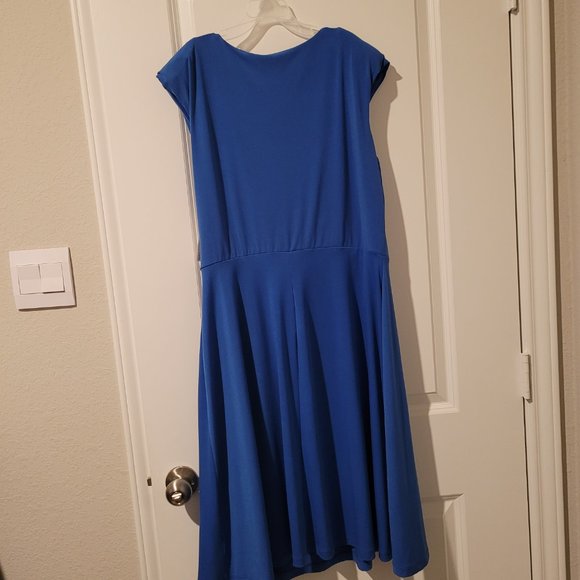 Dress - Picture 4 of 5